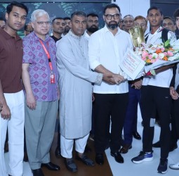 জয়ের মুকুট নিয়ে দেশে ফিরল চ্যাম্পিয়ন বাংলাদেশ অনূর্ধ্ব-২০ দল