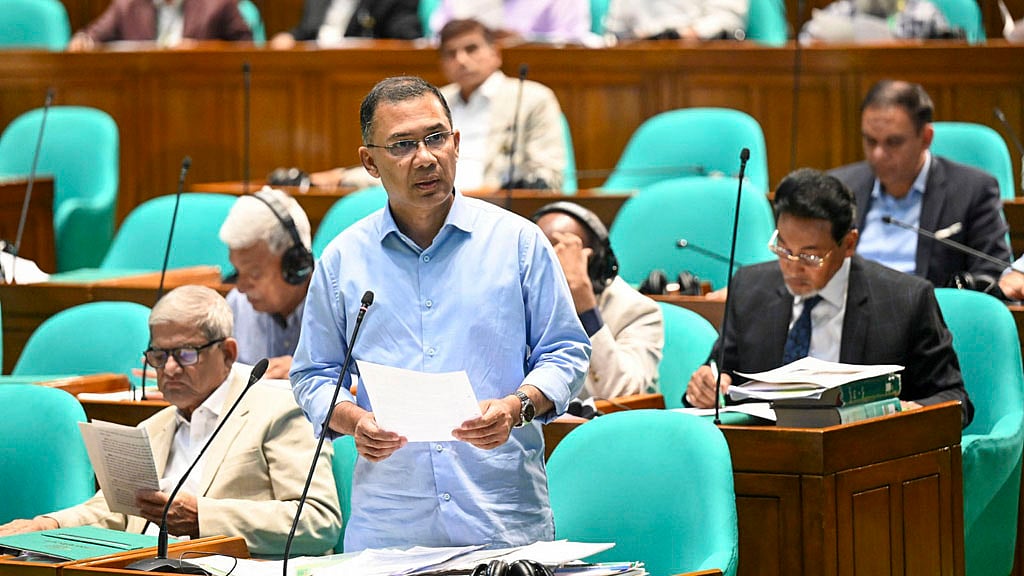 শ্রমবাজার ব্যবস্থাপনায় ‘এমপ্লয়মেন্ট এক্সচেঞ্জ সেন্টার’ গড়ে তোলা হবে: সংসদে প্রধানমন্ত্রী